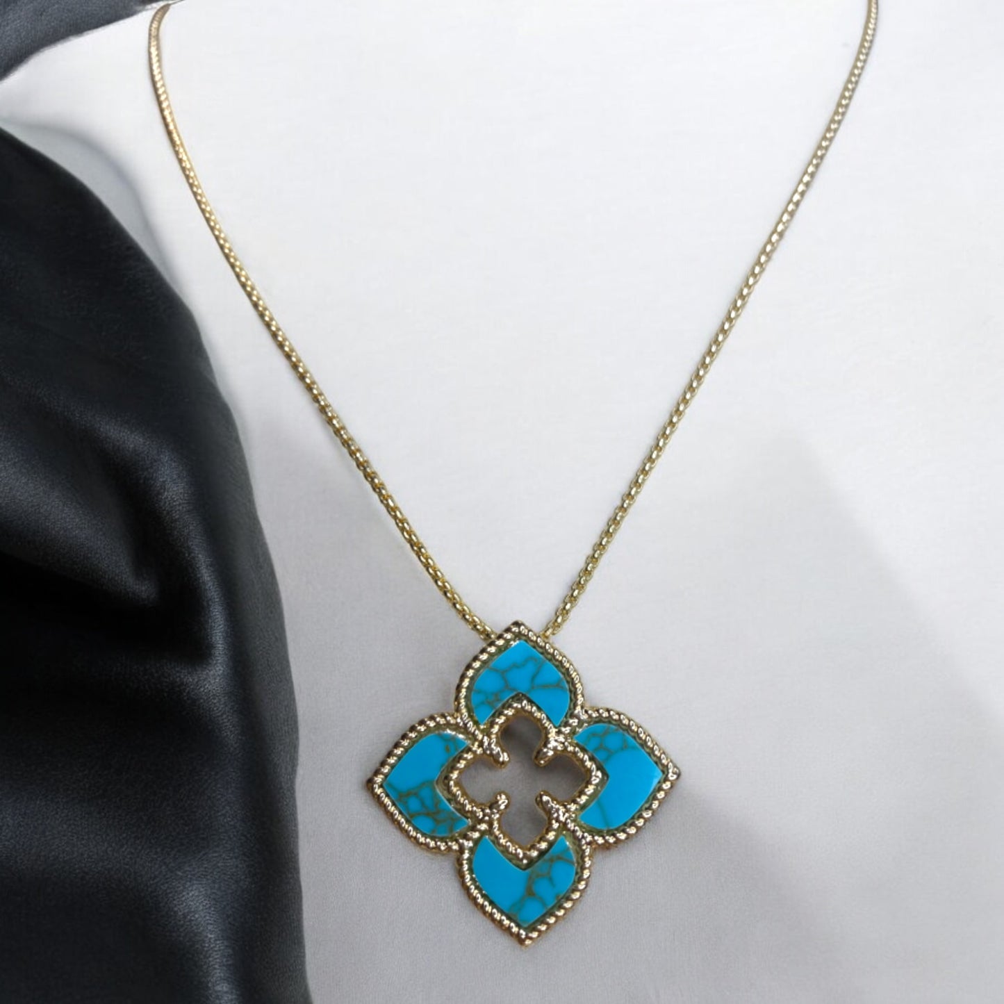 Gold Pointed Clover Pendant Necklace