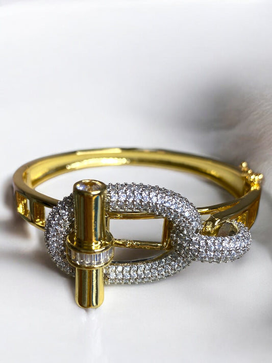 Gold Bracelet with Oval Pave